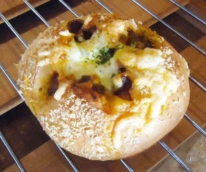 焼チーズカレーパン　天然酵母パン　沼津